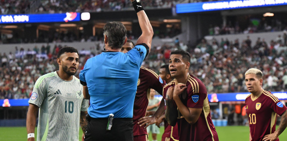 Cuatro futbolistas venezolanos apercibidos para enfrentar a Jamaica