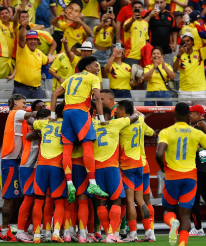 Colombia goleó a Costa Rica y clasificó a cuartos