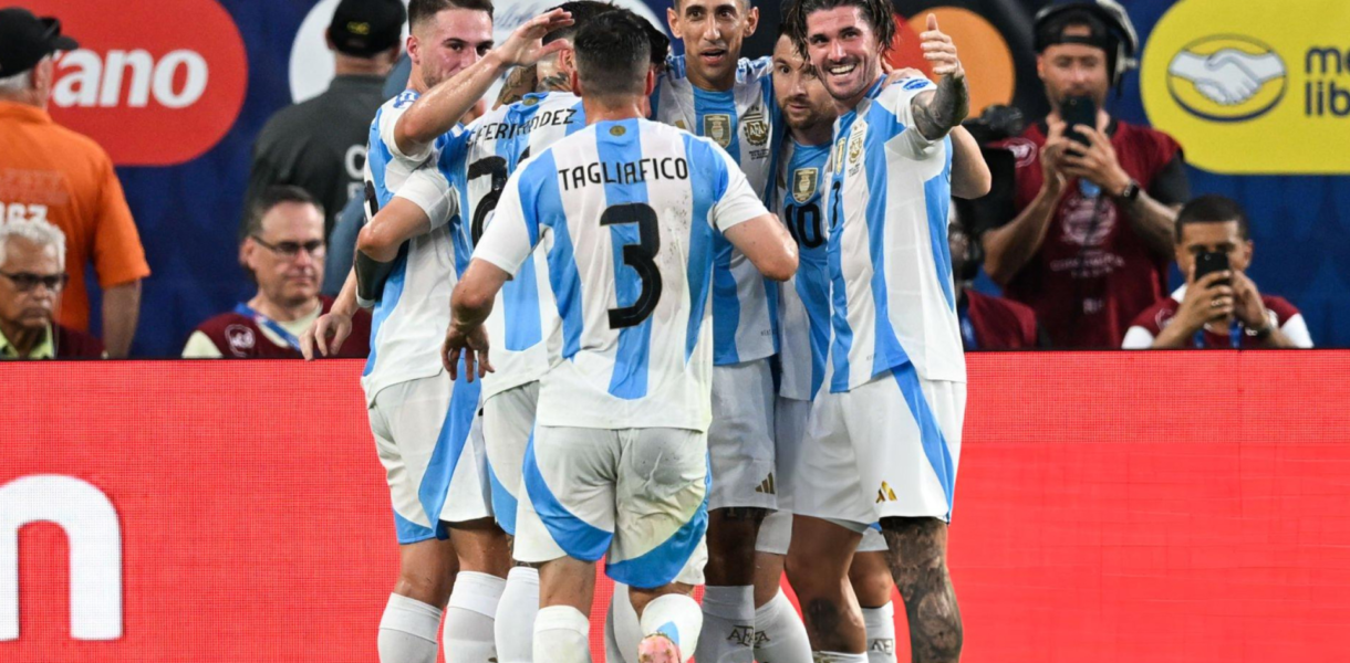 Argentina buscará ser bicampeón tras derrotar a Canadá