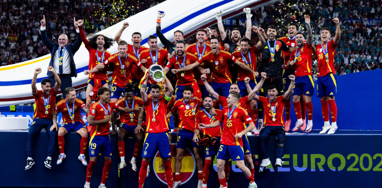 España se coronó campeón invicto de la Eurocopa