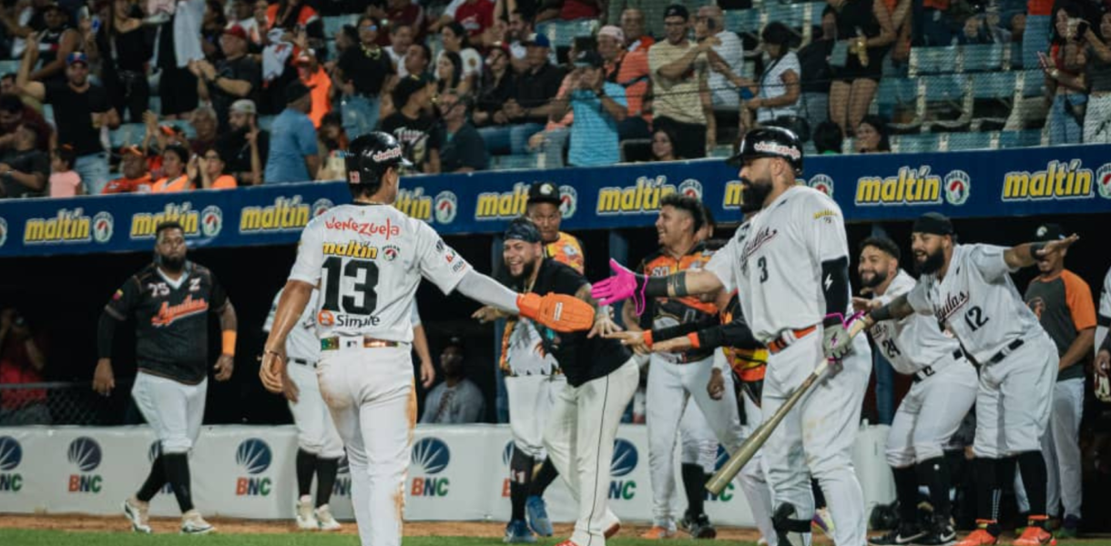 Águilas sumó ante Leones su segunda victoria en fila