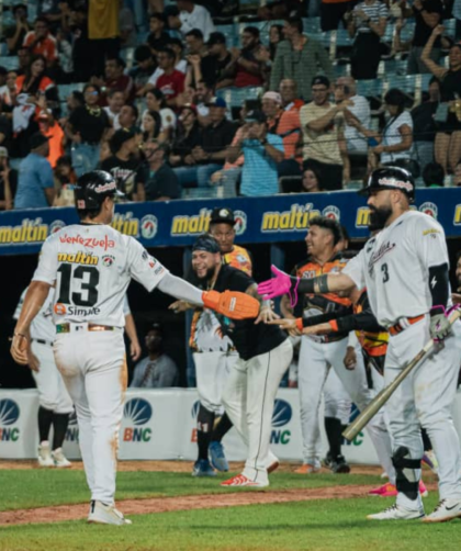 Águilas sumó ante Leones su segunda victoria en fila