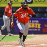 Águilas sumó ante Tiburones su primer triunfo de la temporada