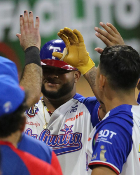 Tiburones tomó venganza ante Caribes