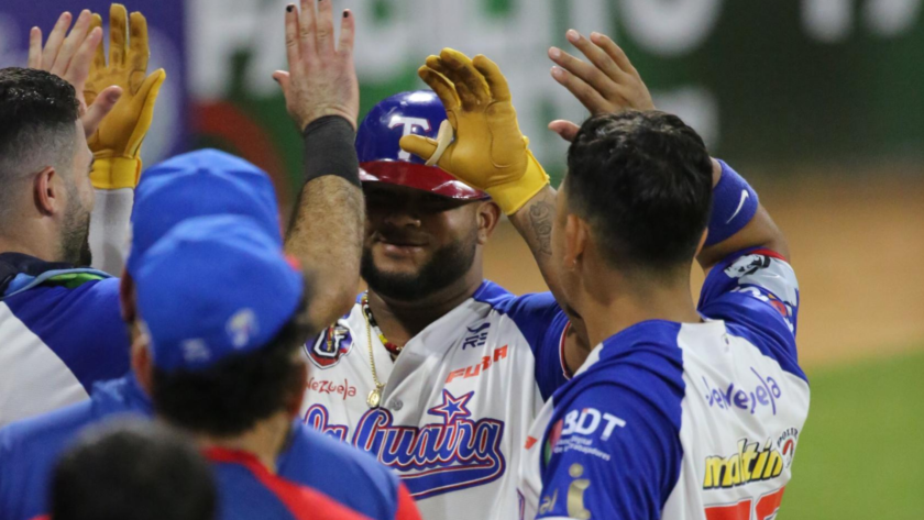 Tiburones tomó venganza ante Caribes