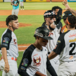 Águilas venció a Bravos y acecha el liderato