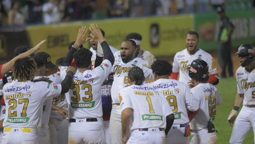 Tigres destrozó la racha de Bravos en extrainnings