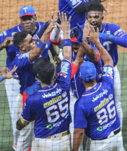 Tiburones dejó en el terreno a Tigres y se afianzó en el liderato