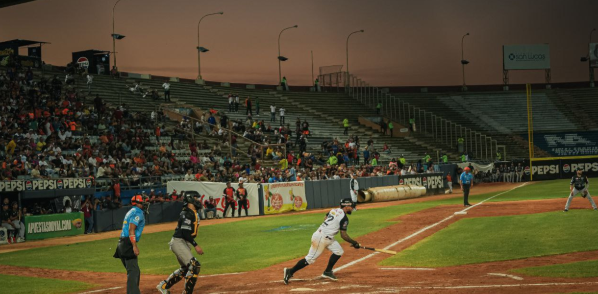 Águilas y Leones se repartieron la doble cartelera