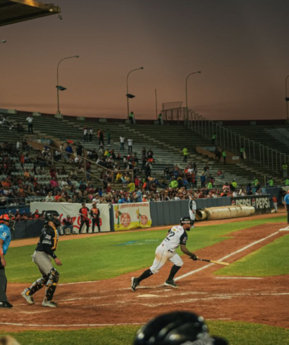 Águilas y Leones se repartieron la doble cartelera