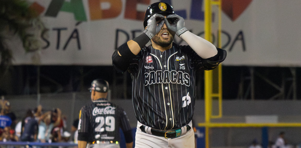 Leones venció a Magallanes con debut estelar de Eugenio Suárez