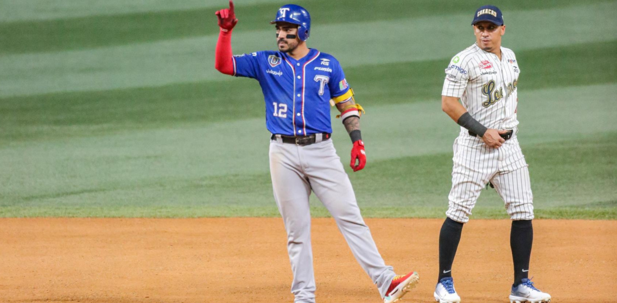 Tiburones barrió a Leones y forzó el juego extra