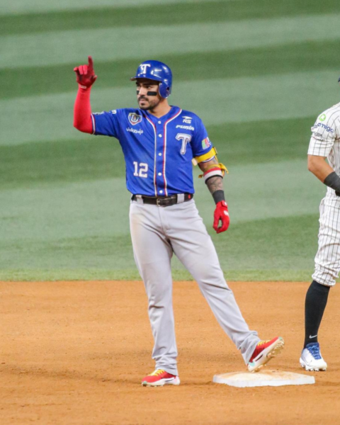 Tiburones barrió a Leones y forzó el juego extra