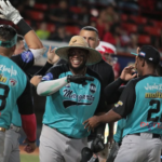 Bravos apaleó a Cardenales en el segundo de la final