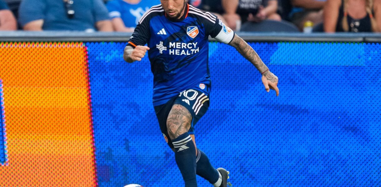 LUCIANO ACOSTA FC DALLAS