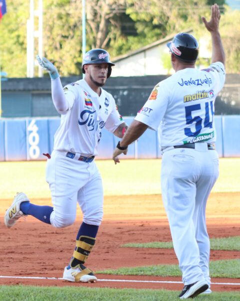 A causa de los errores Magallanes cayó ante Tigres en cerrado duelo en Maracay