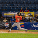 Águilas aplastó a Tiburones en un derbi de jonrones