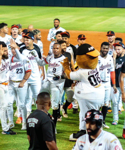Águilas completó una agónica remontada terreneando al Magallanes