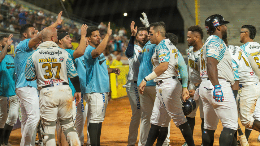 Bravos pasó la escoba sobre Tiburones en Margarita
