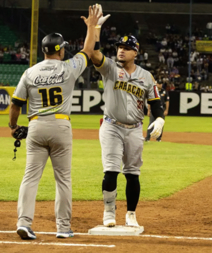 Leones superó a Tiburones y extendió su buen momento