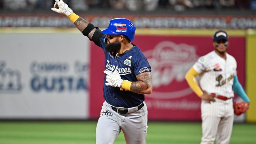 Magallanes vino de atrás y superó a Leones en Caracas