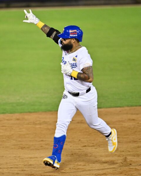 Rougned Odor comandó la remontada y Magallanes venció a Bravos en Valencia