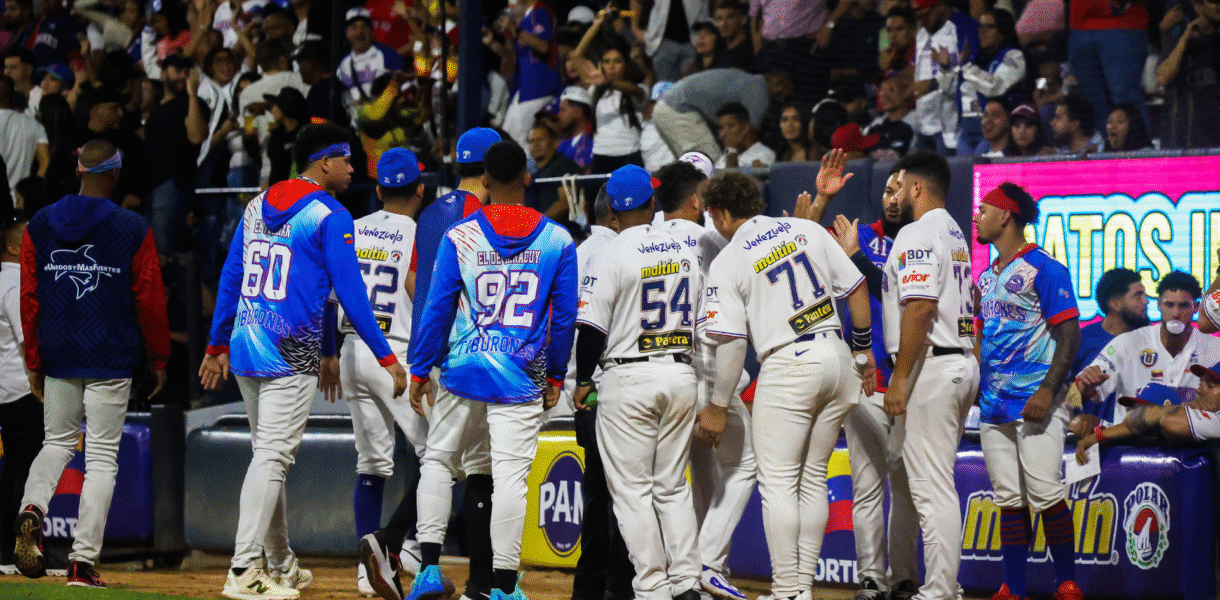 Tiburones dejó en el terreno del Universitario a Leones
