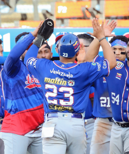 Tiburones le cortó las alas a Cardenales a punta de batazos