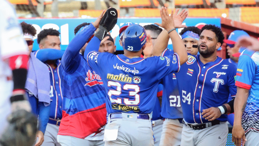 Tiburones le cortó las alas a Cardenales a punta de batazos