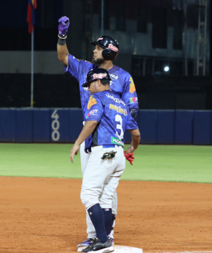 Tigres se impuso a Caribes y se afianzó en el liderato