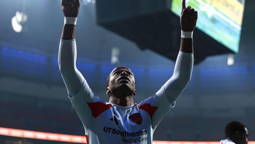 FC Dallas ganó a Vancouver 2-1 y se metió directo al playoffs de MLS