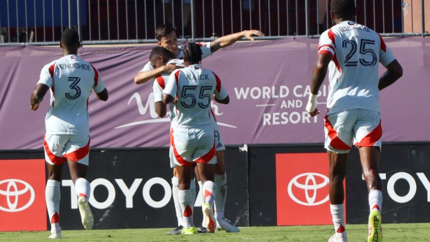 FC Dallas sigue la buena racha y derrotó 2-1 a Los Angeles Galaxy
