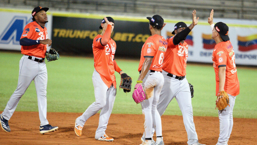 Águilas barrió a Bravos y cierra la semana en la cima