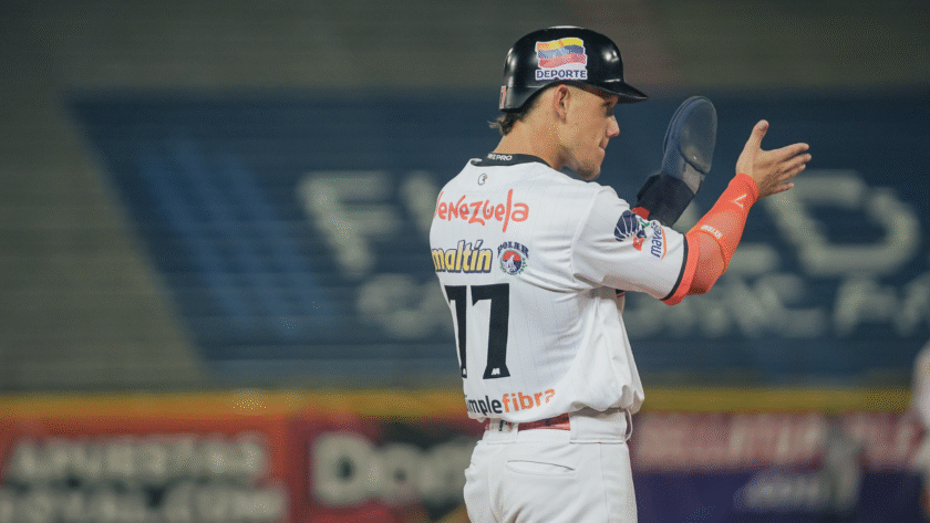 Águilas barrió a Tigres y se pone a medio juego del liderato