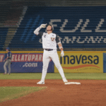 Águilas dejó en el terreno a Tiburones y se afianzó en el liderato