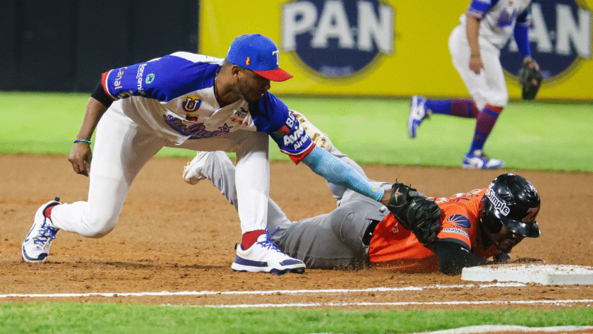 Águilas remontó y sumó su tercera victoria sobre Tiburones