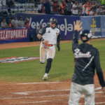 Águilas vuela alto y mantiene la cima al vencer a Bravos