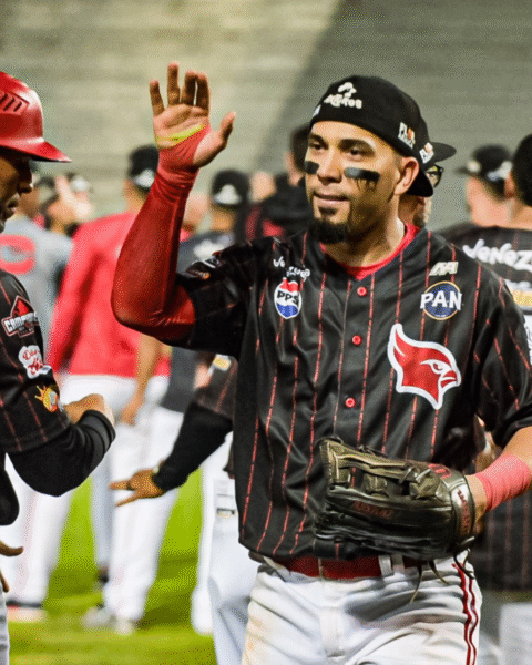 Cardenales derrotó a Tigres e hizo líder a las Águilas