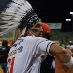 Caribes remontó por tercera noche en fila y aplastó a Tiburones