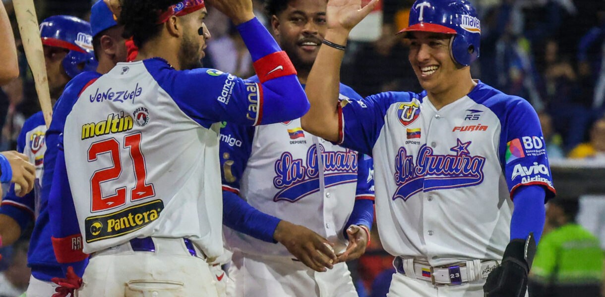 Tiburones doman al Magallanes con dosis de poder en el Universitario