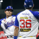 Tiburones le cayó a batazos a los Tigres en el Universitario