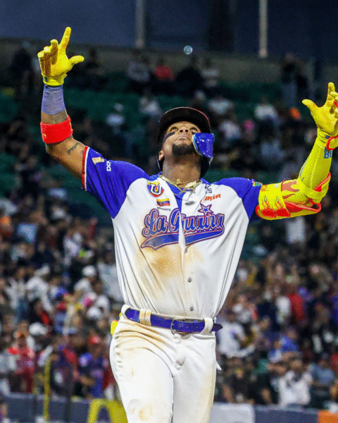 Tiburones superó a Leones con jonrón de Ronald Acuña Jr.
