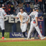 Águilas cortó su mala racha con triunfo clave sobre Leones