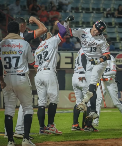 Águilas se impuso a Leones con un hermético trabajo de su bullpen