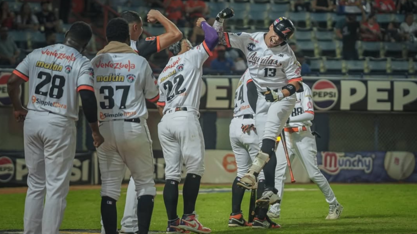 Águilas se impuso a Leones con un hermético trabajo de su bullpen