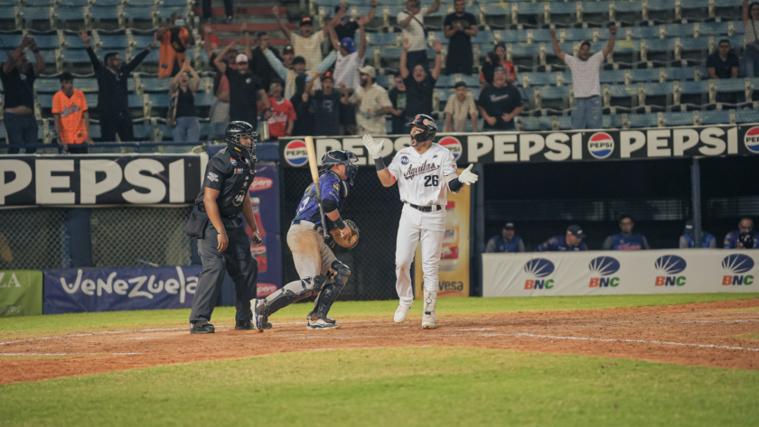 Águilas terreneó a Tigres y se acerca a la clasificación