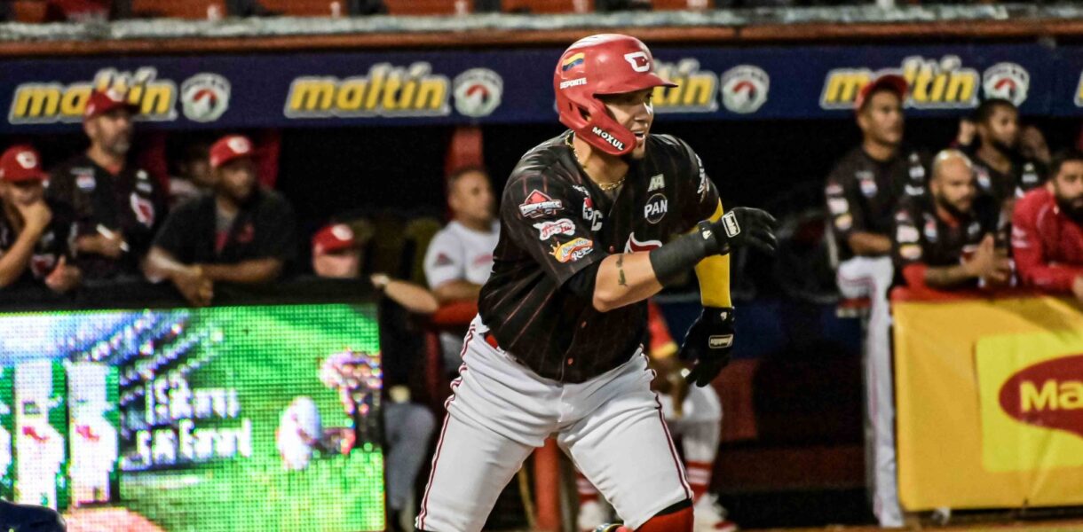 Cardenales controla a Tiburones y se queda con un sólido triunfo en casa