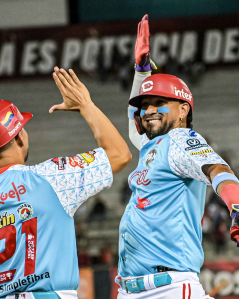 Cardenales dominó a Águilas en un emocionante duelo