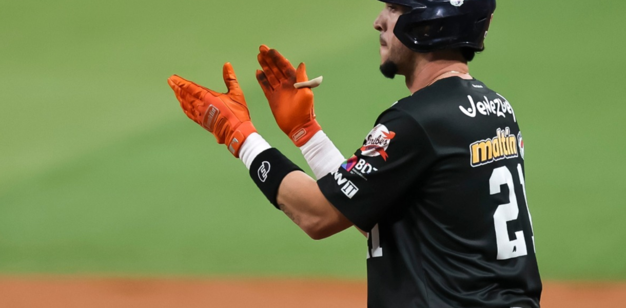 Caribes se impone y mantiene a Leones en el foso