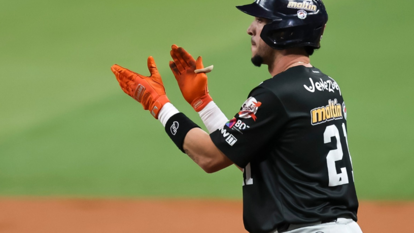Caribes se impone y mantiene a Leones en el foso